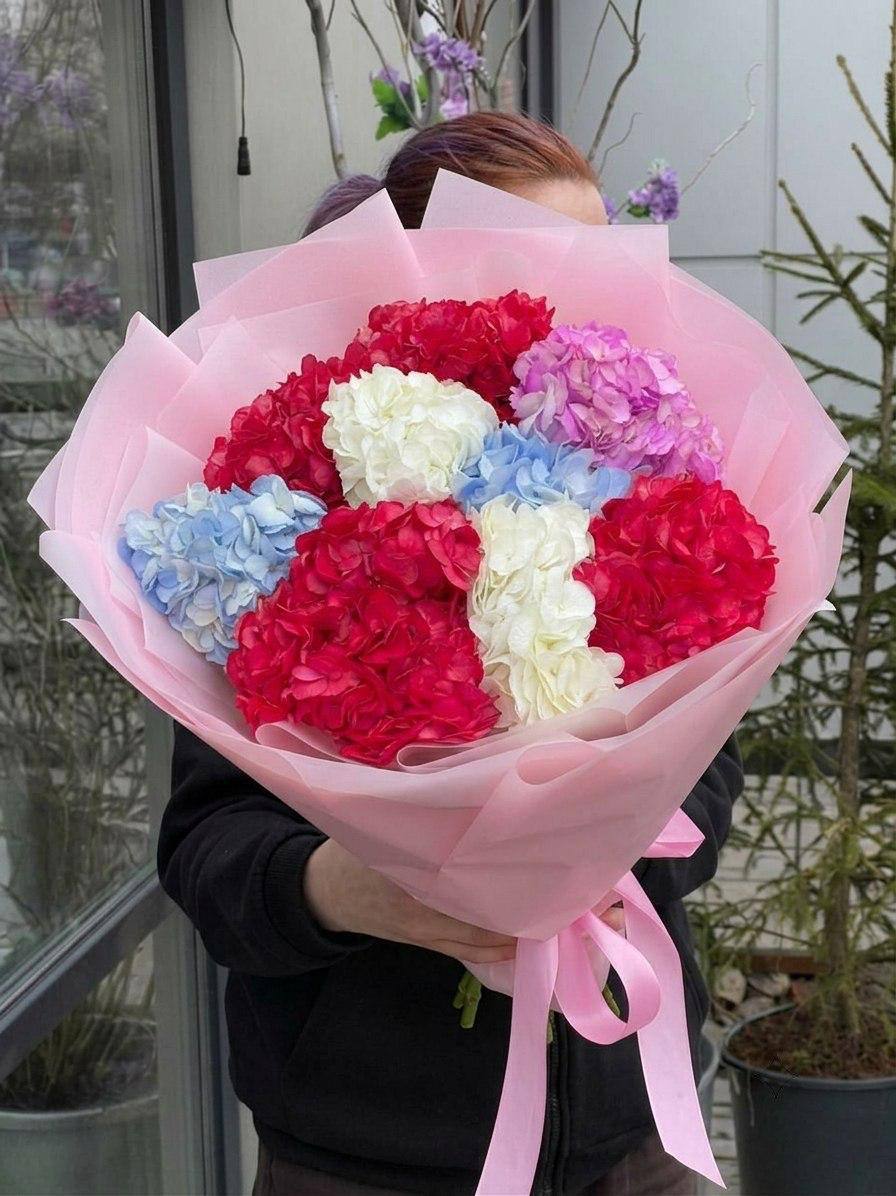 Моно-букет из 9 гортензий
