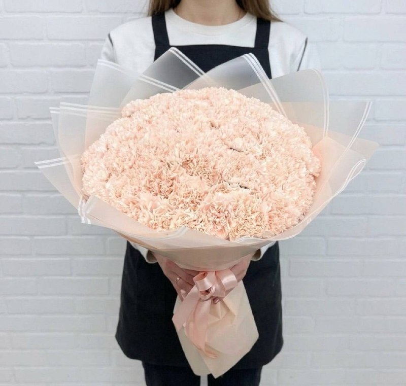 Моно-букет из кремовых диантусов